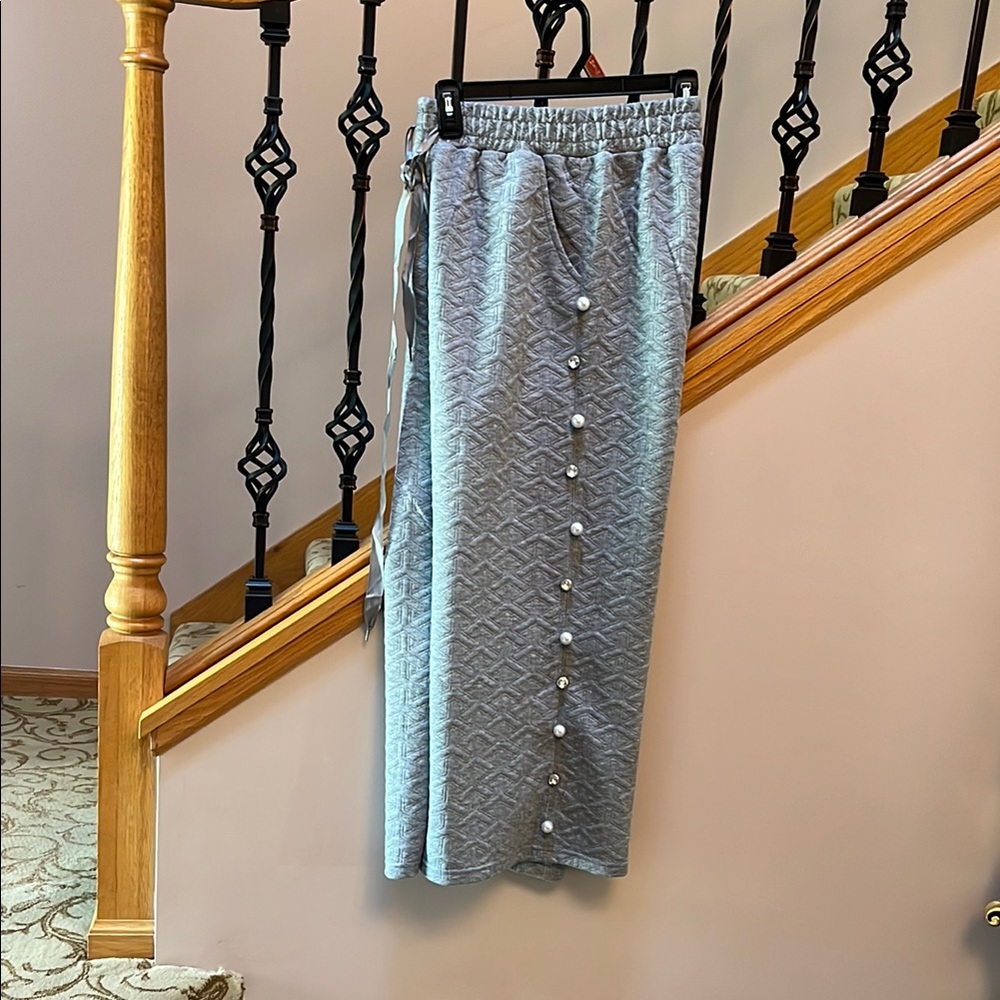 Gray Button-Down Women's Capri Pants. - image 1